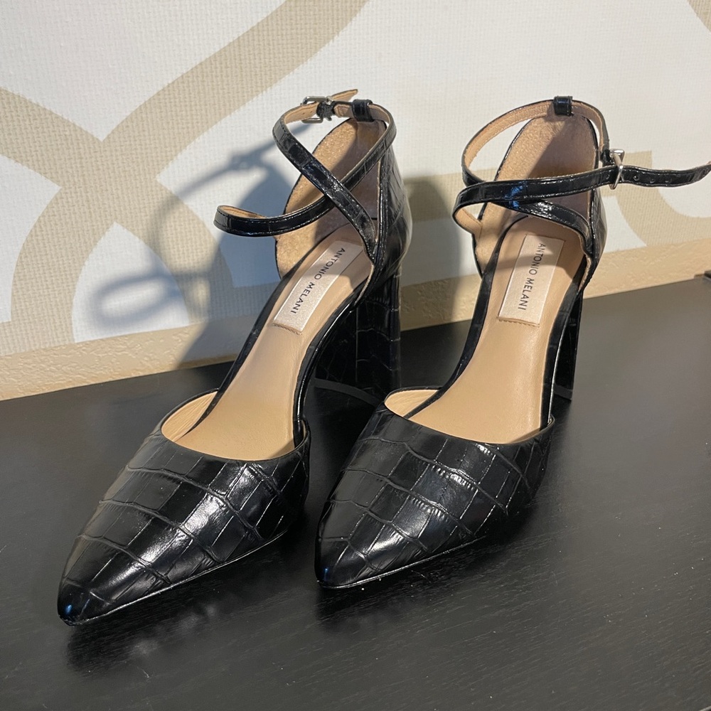 ANTONIO MELANI Women’s Black Leather Sole Sandals - 5 1/2M